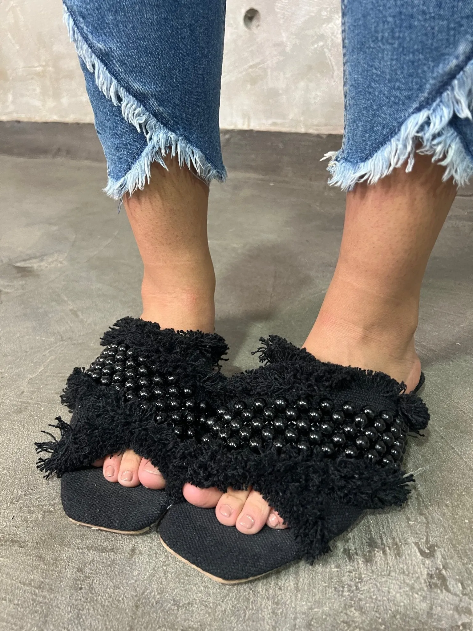 Black Pearl Fringe Slippers
