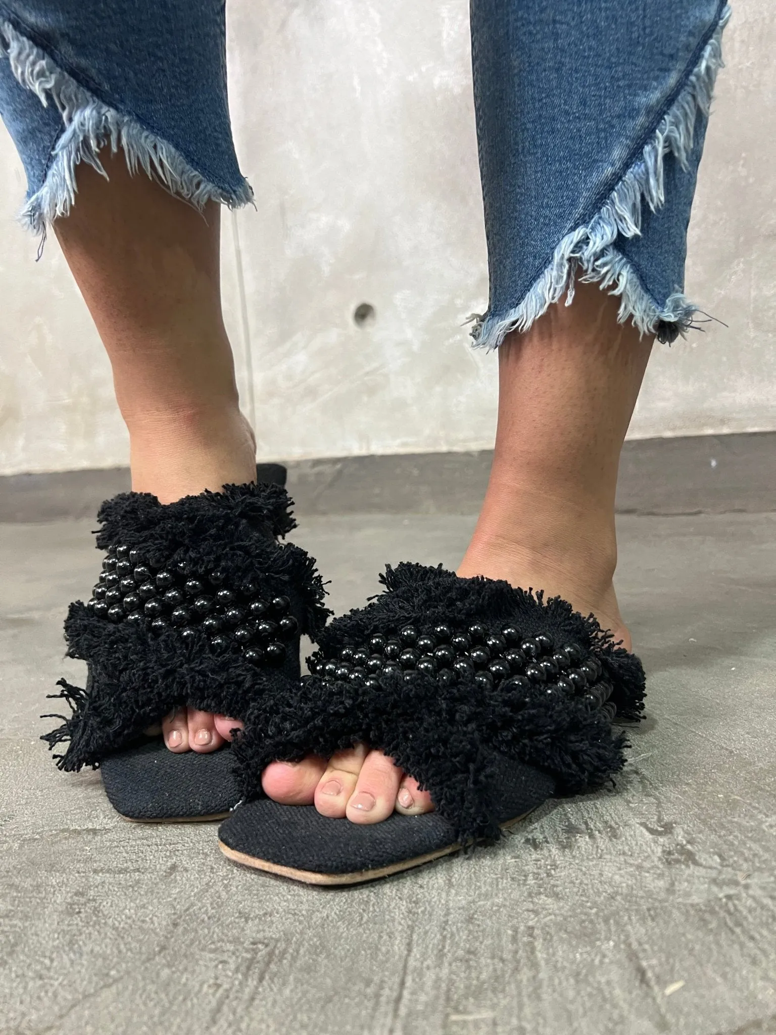 Black Pearl Fringe Slippers