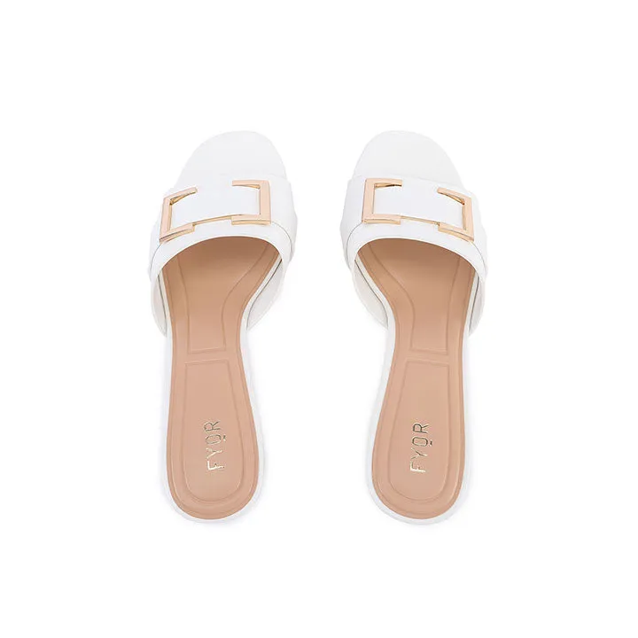Chic Buckle Mule BB 68