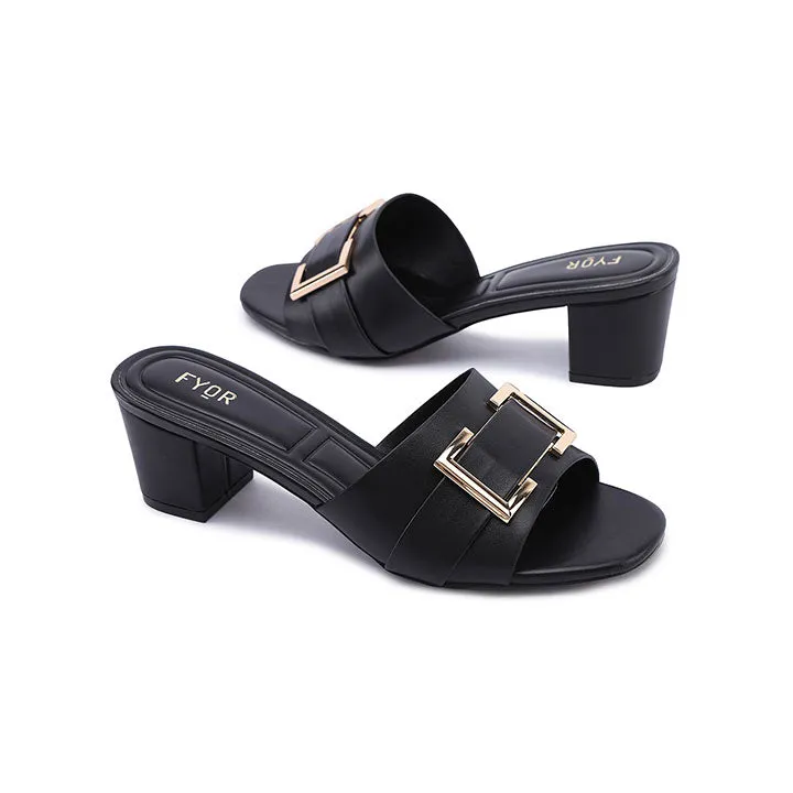 Chic Buckle Mule BB 68