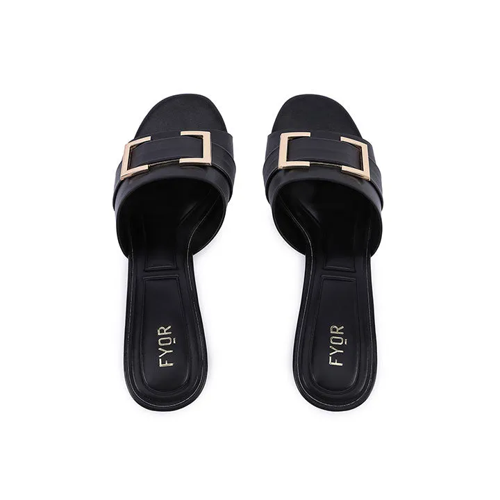 Chic Buckle Mule BB 68
