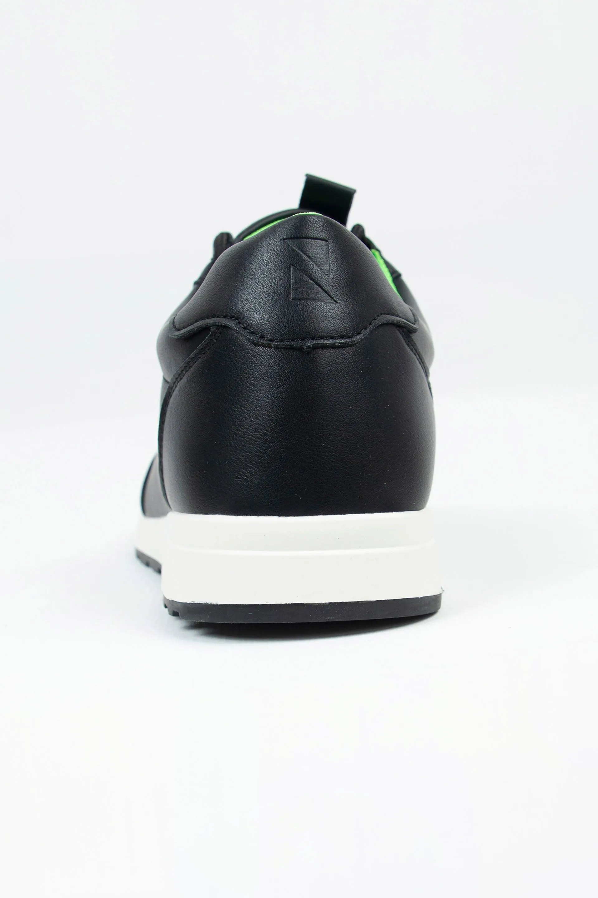 Logo Sneakers