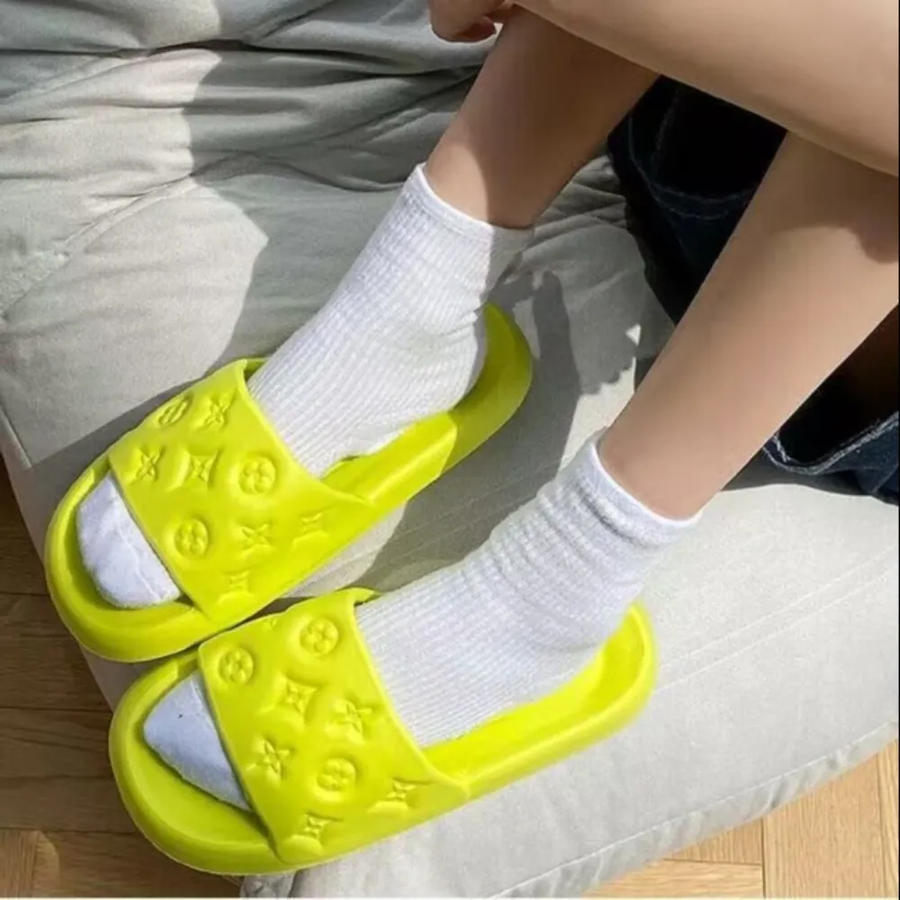 Simple Solid Color Slippers