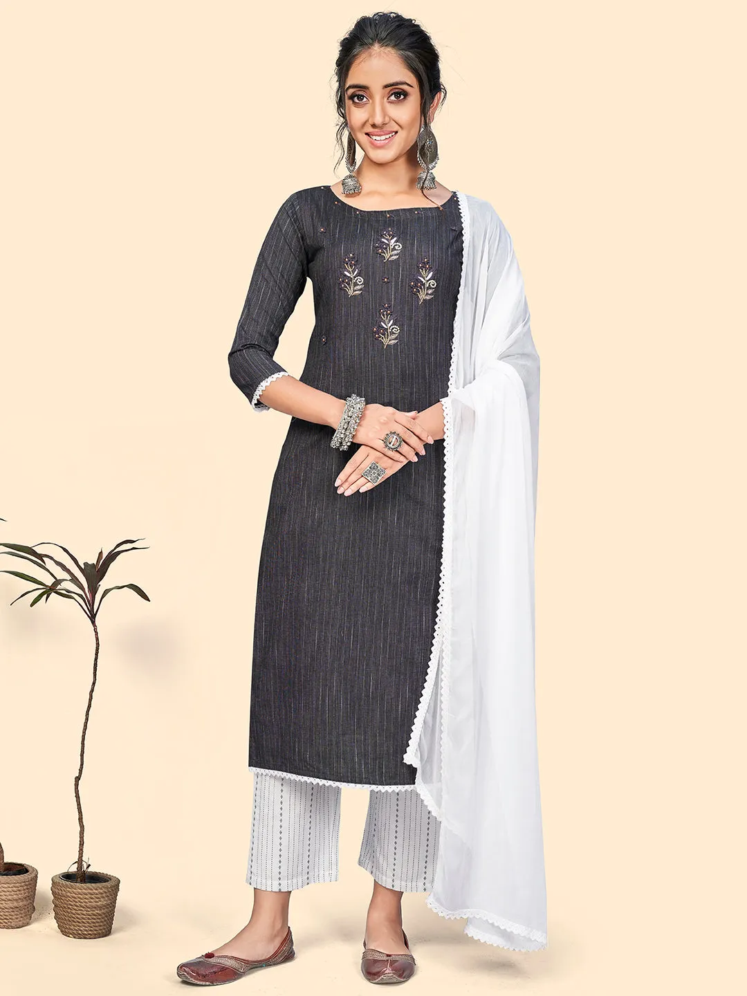 Women'S Cotton Blend Embroidered Straight Stitched Kurta Pant With Dupatta