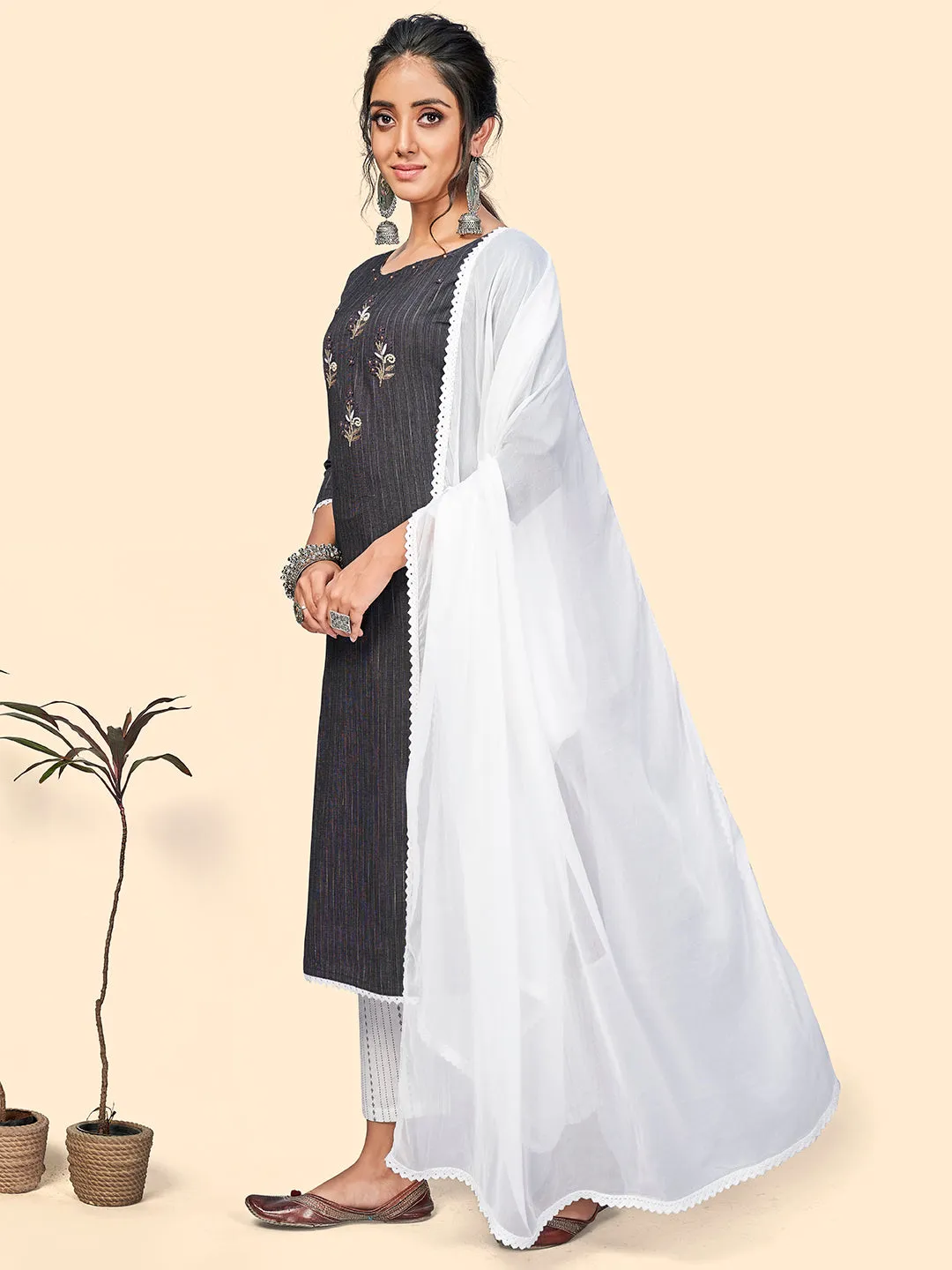 Women'S Cotton Blend Embroidered Straight Stitched Kurta Pant With Dupatta